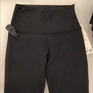 Lulu lemon Black wonder under leggings size 4
